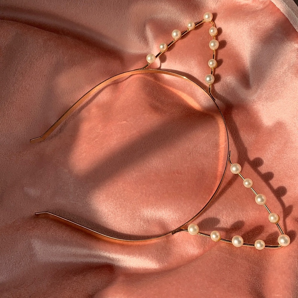 Gold Pear Cat Ears
